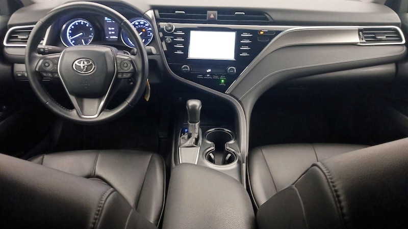 2018 Toyota Camry SE 9