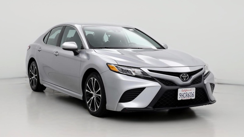 2020 Toyota Camry SE Hero Image