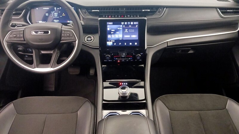 2023 Jeep Grand Cherokee Altitude 9