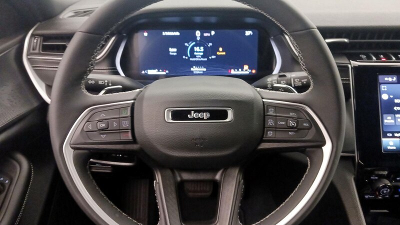 2023 Jeep Grand Cherokee Altitude 10