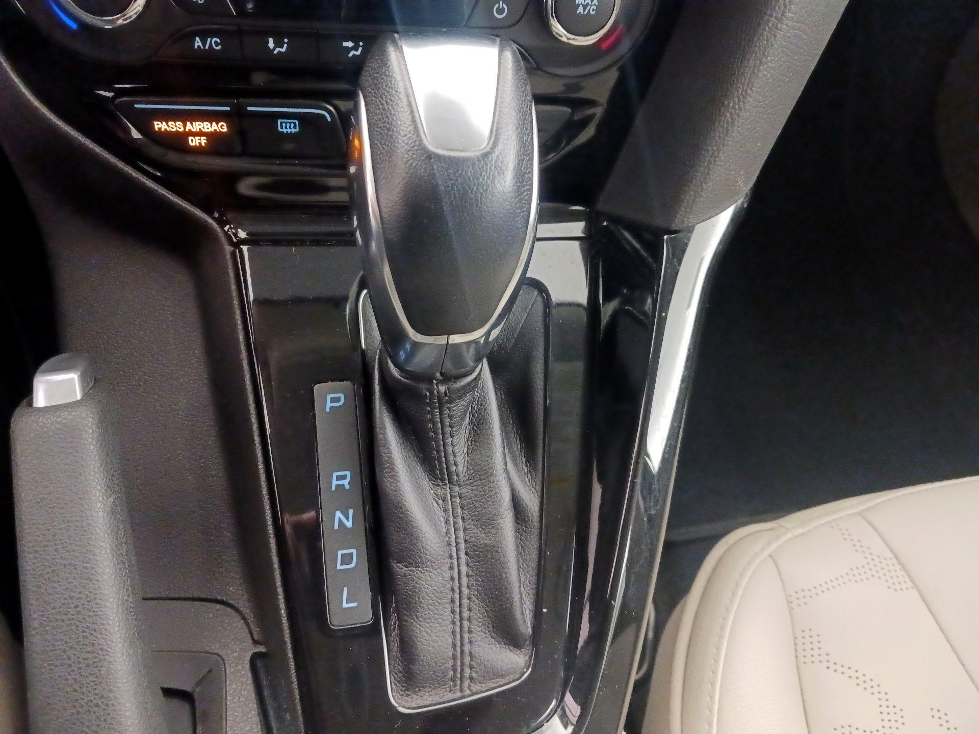 Thumbnail: 2014 Ford Focus - 17