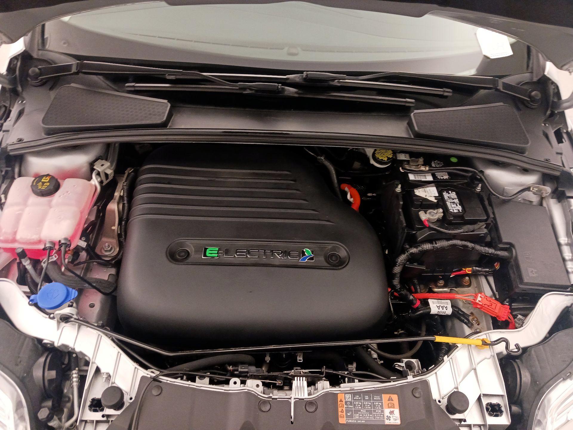 Thumbnail: 2014 Ford Focus - 20