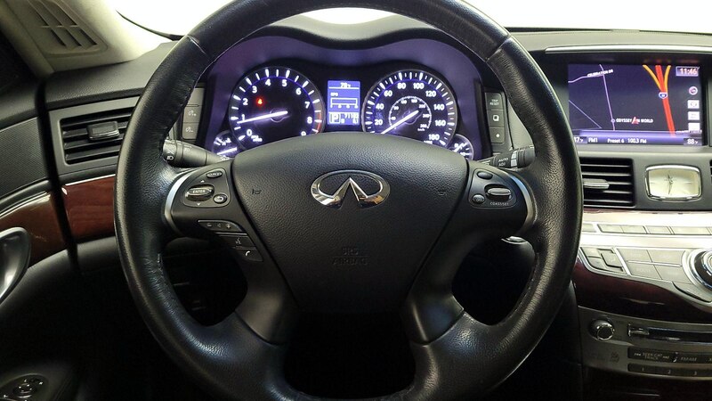 2013 INFINITI M37  10