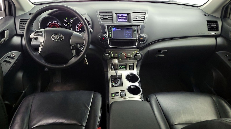 2013 Toyota Highlander SE 9