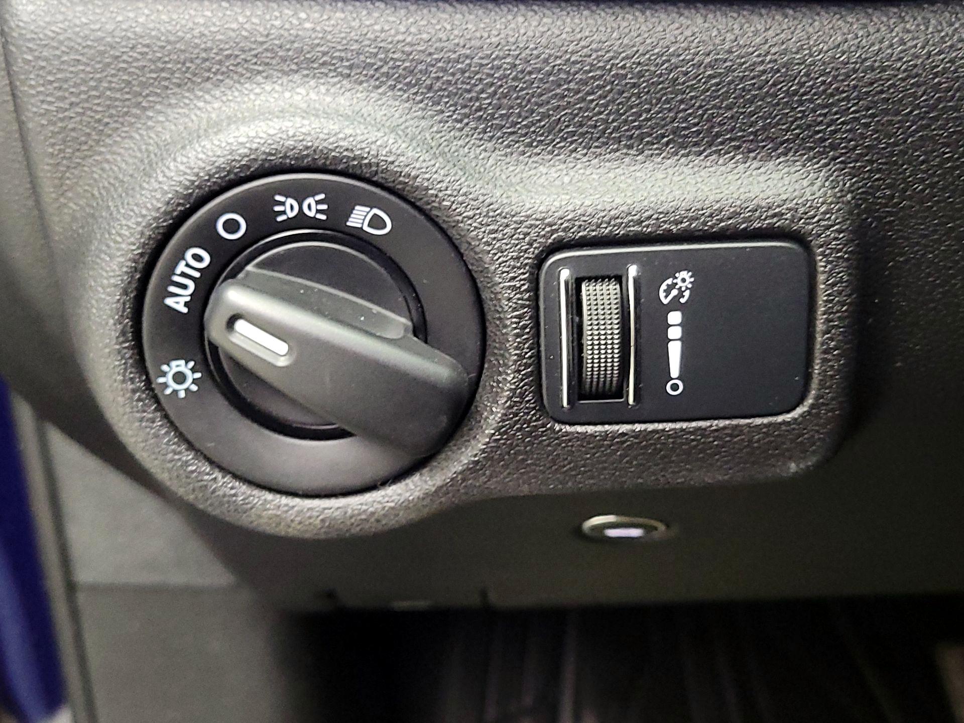 Thumbnail: 2014 Dodge Dart - 13