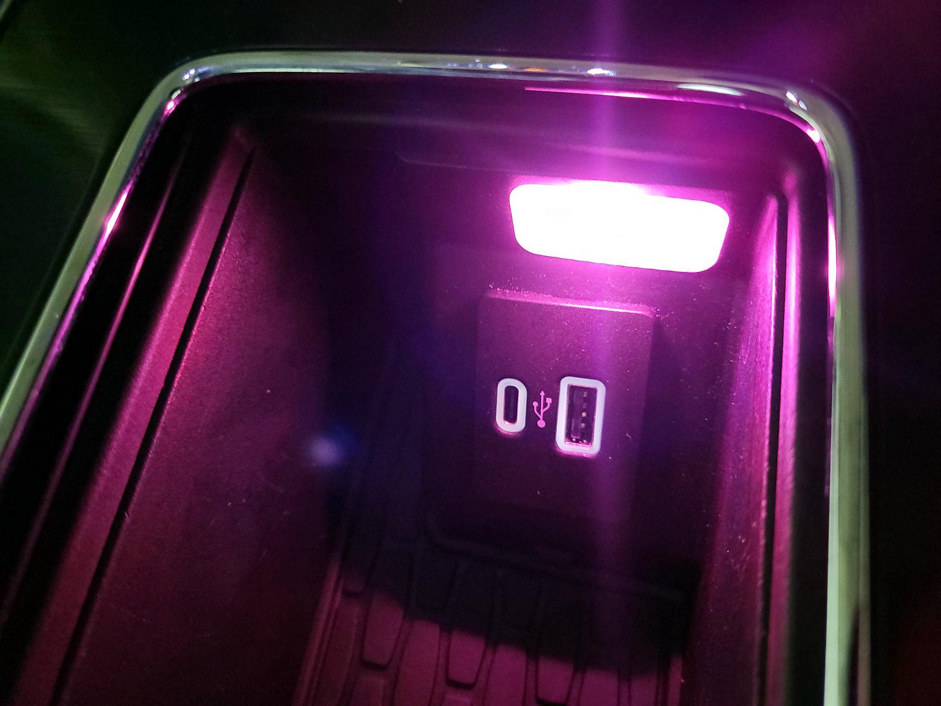 Thumbnail: 2021 Lincoln Aviator - 19