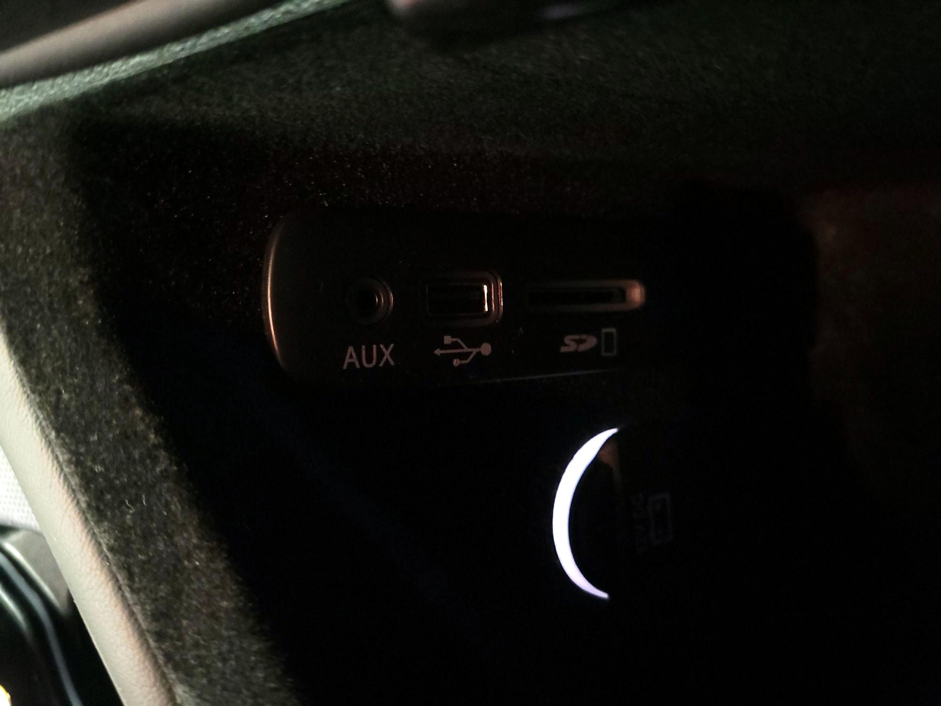 Thumbnail: 2015 Dodge Challenger - 19