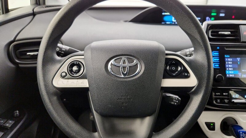 2016 Toyota Prius Two 10