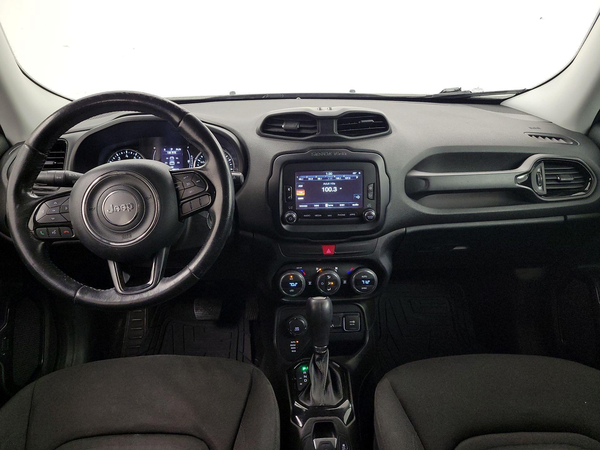 Thumbnail: 2016 Jeep Renegade - 9