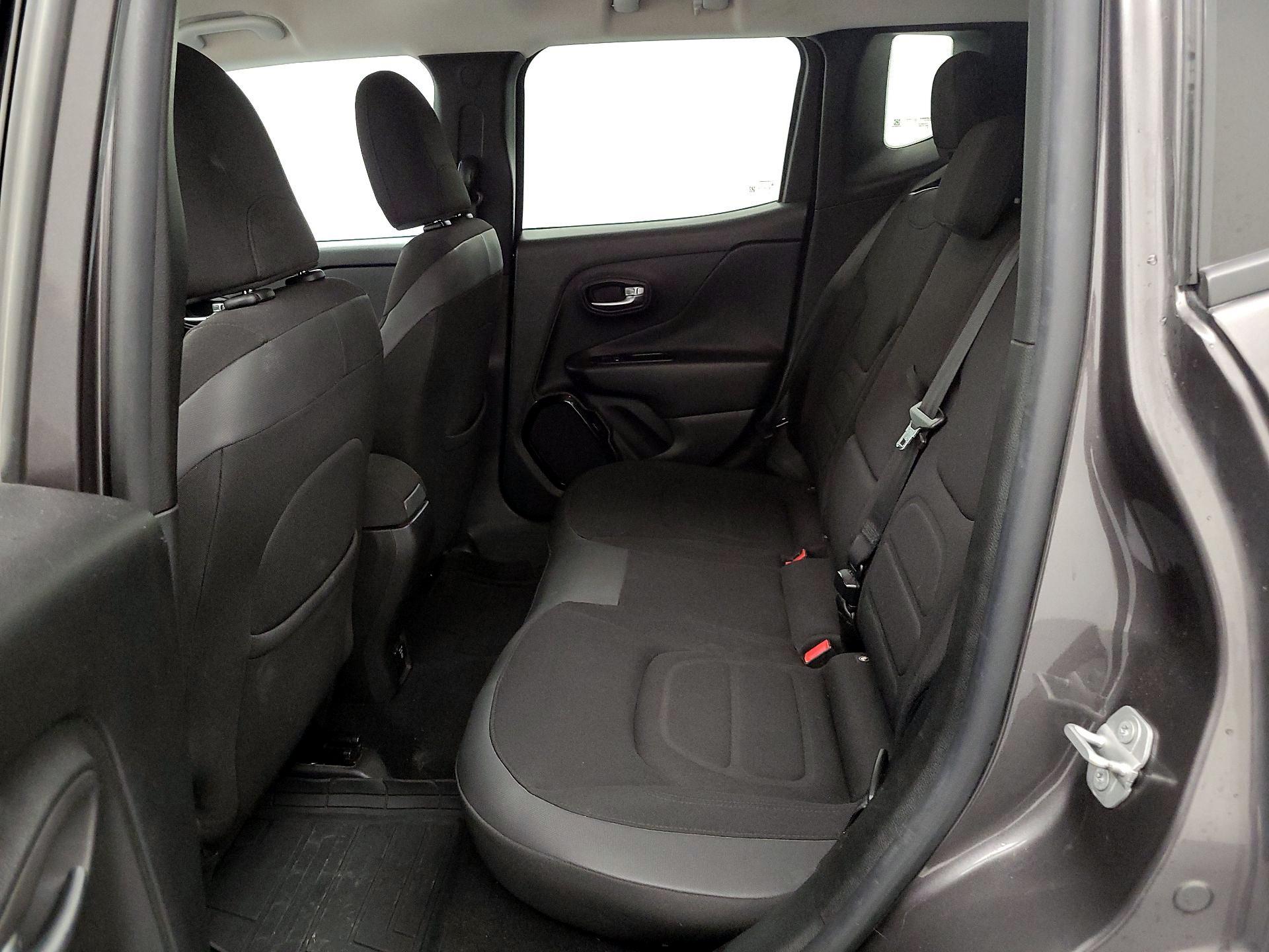 Thumbnail: 2016 Jeep Renegade - 20