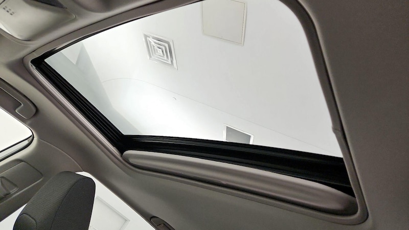 2019 Toyota RAV4 XLE 19