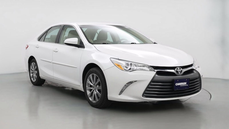 2017 Toyota Camry XLE Hero Image