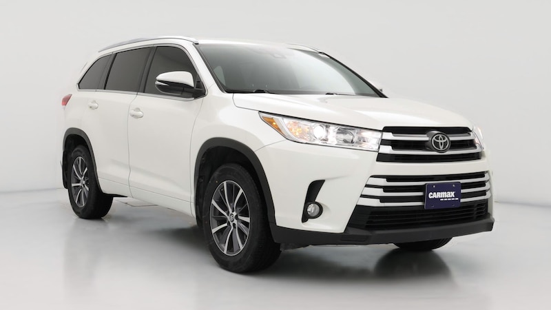 2017 Toyota Highlander XLE Hero Image