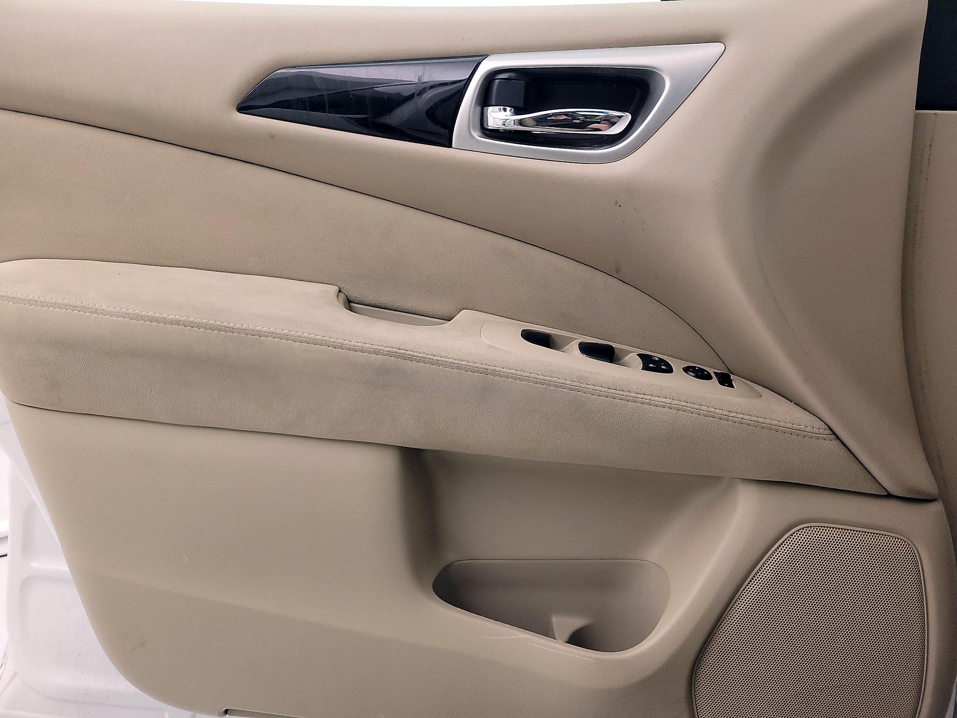 Thumbnail: 2014 Nissan Pathfinder - 12