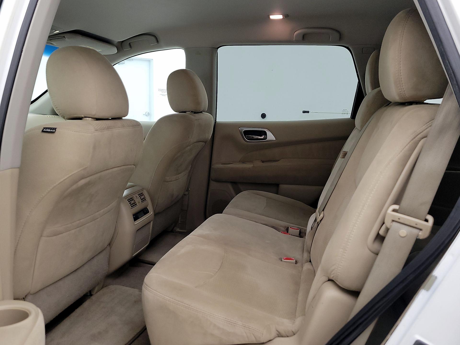 Thumbnail: 2014 Nissan Pathfinder - 18