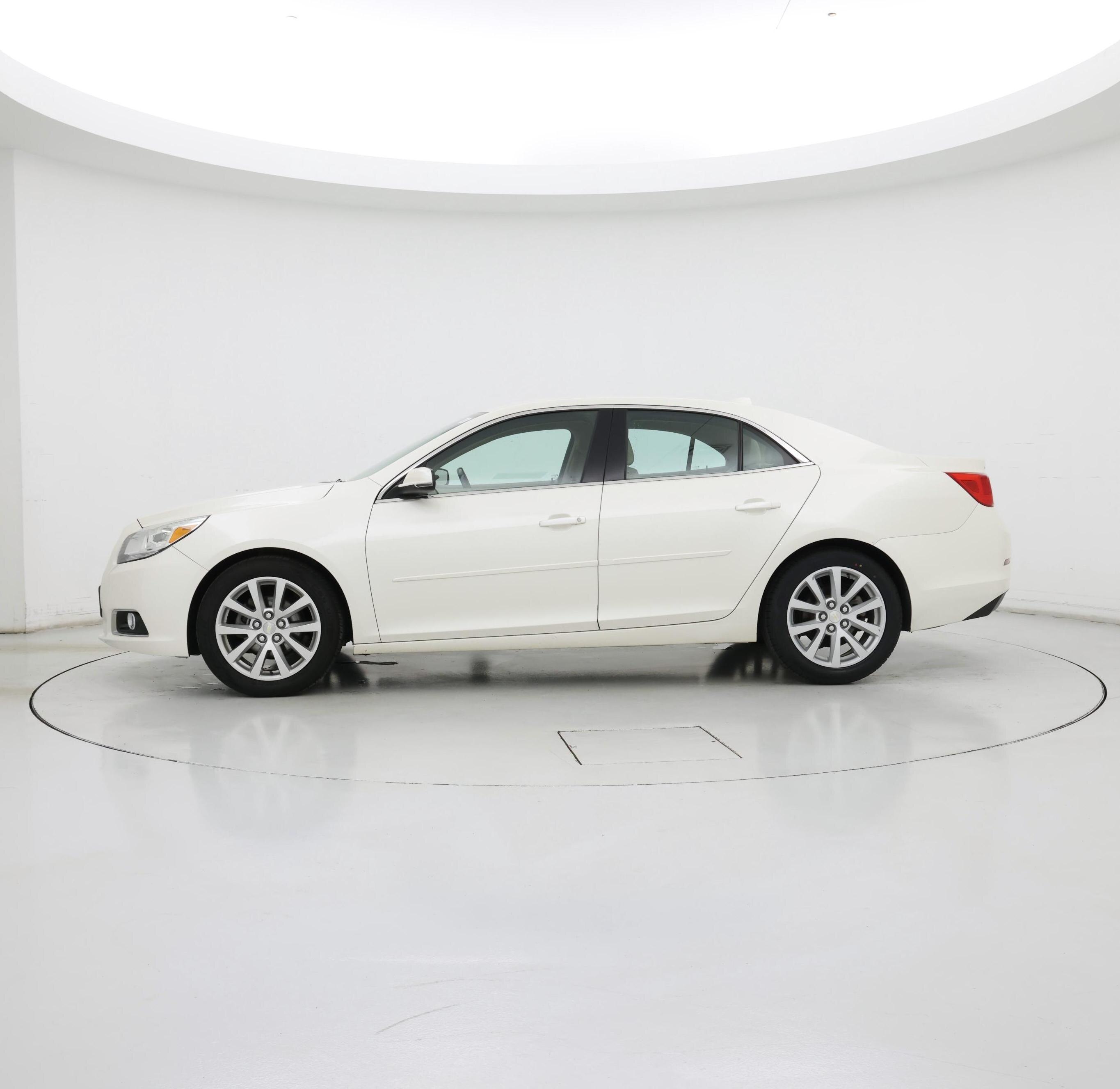 Thumbnail: 2013 Chevrolet Malibu - 3