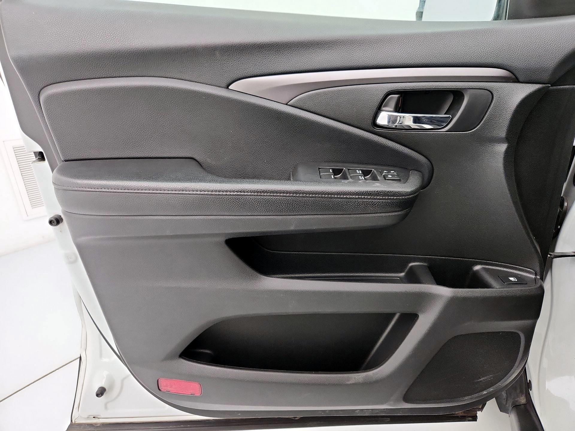 Thumbnail: 2020 Honda Pilot - 12