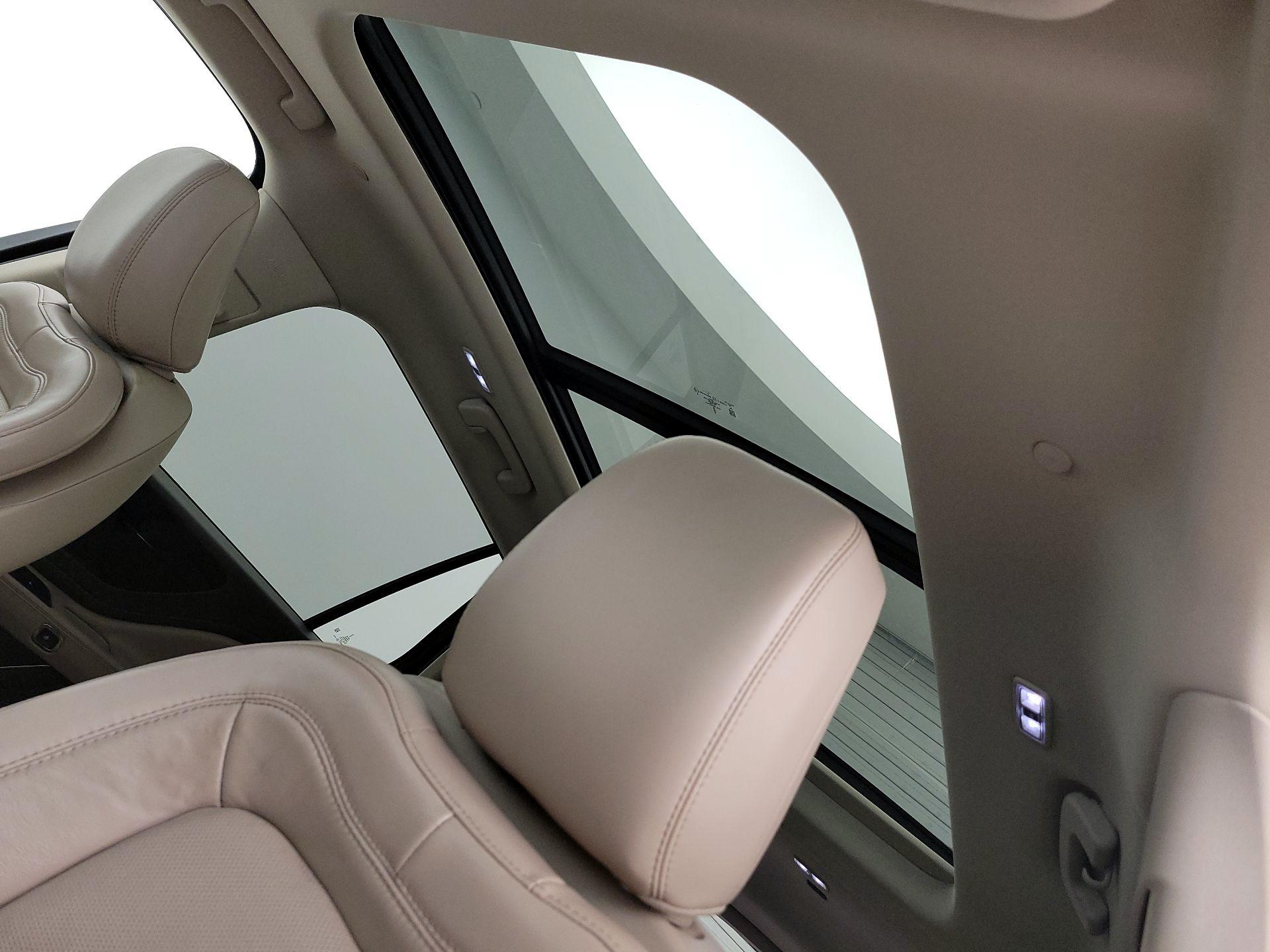 Thumbnail: 2021 Lincoln Aviator - 20