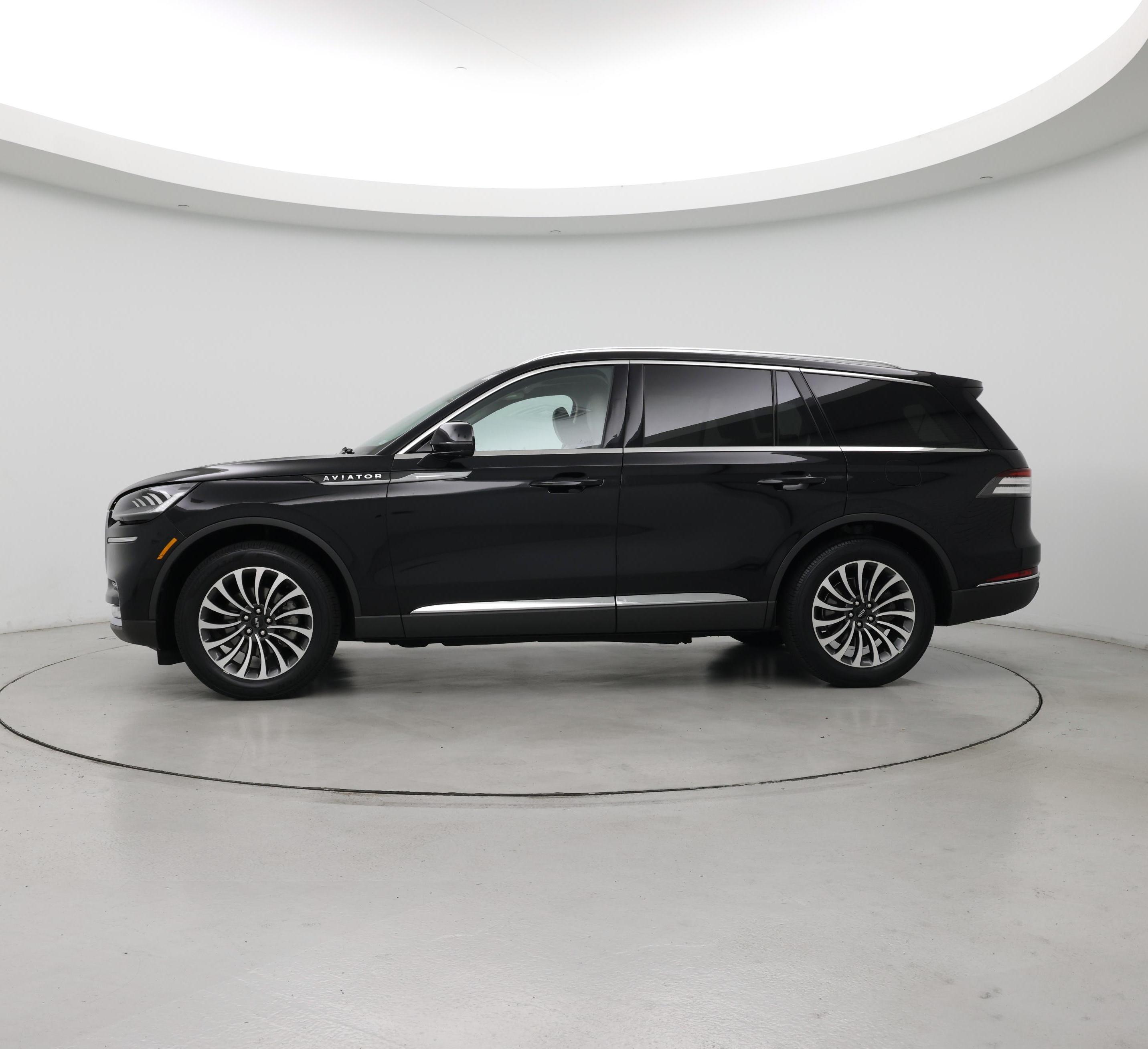 Thumbnail: 2021 Lincoln Aviator - 3