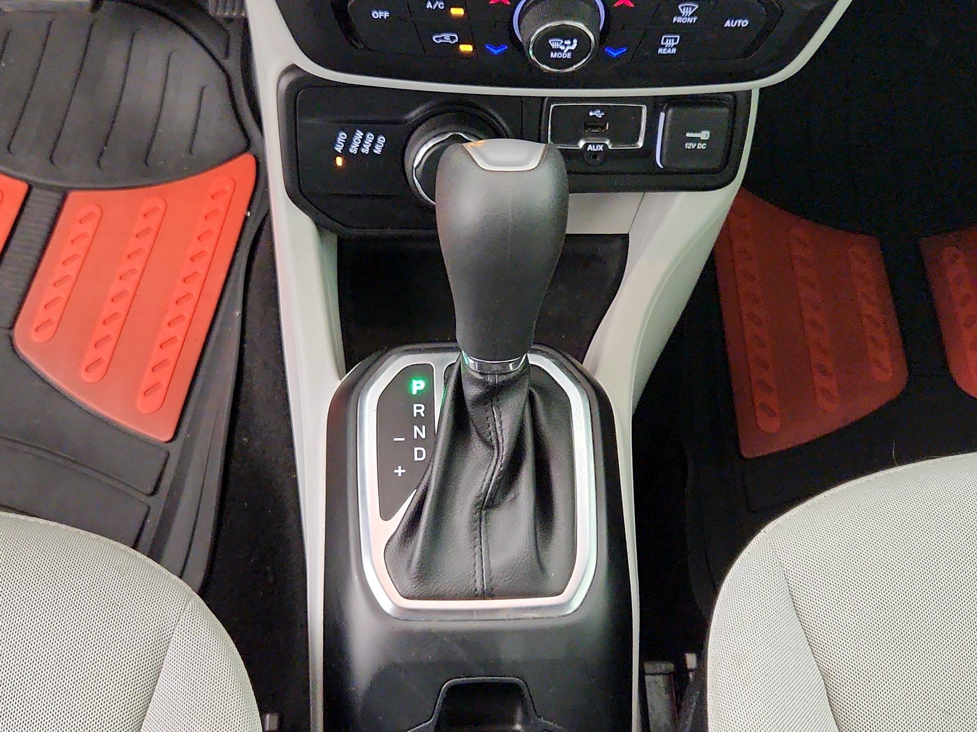 Thumbnail: 2018 Jeep Renegade - 18