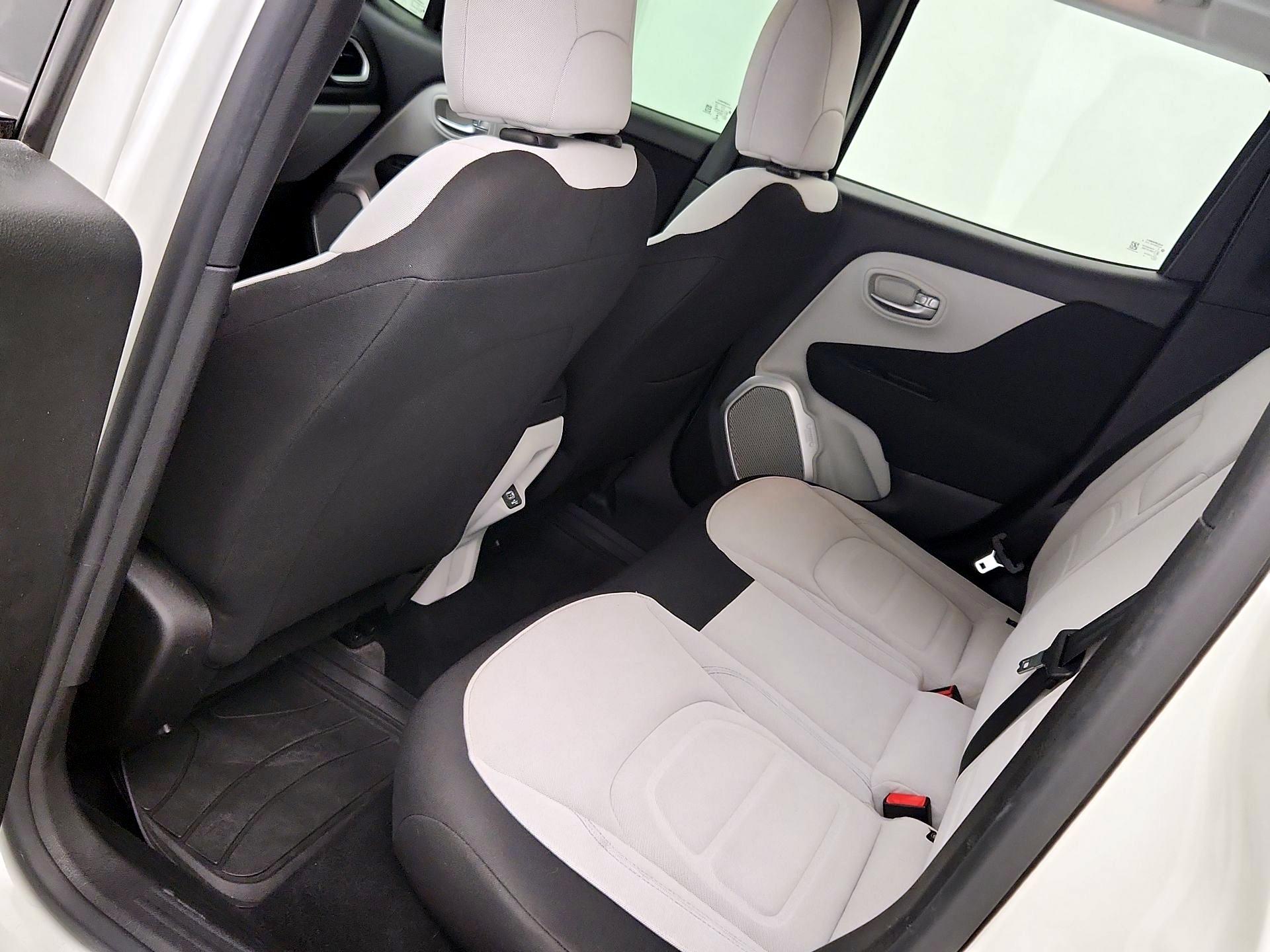 Thumbnail: 2018 Jeep Renegade - 20