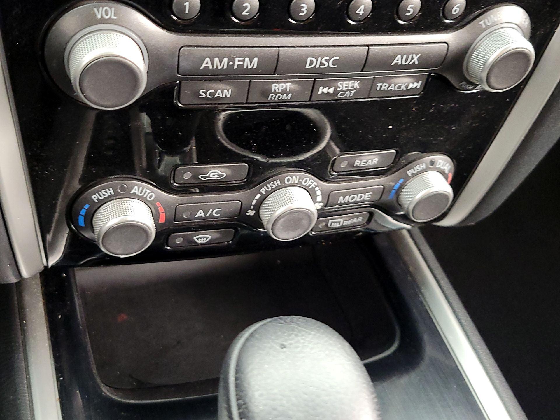 Thumbnail: 2014 Nissan Pathfinder - 16