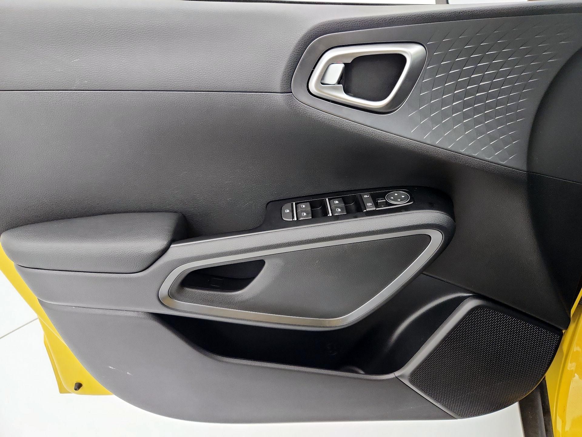Thumbnail: 2020 Kia Soul - 12