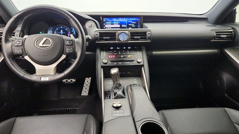 2017 Lexus IS 300 9