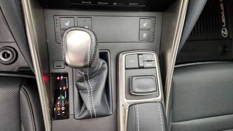 2017 Lexus IS 300 18
