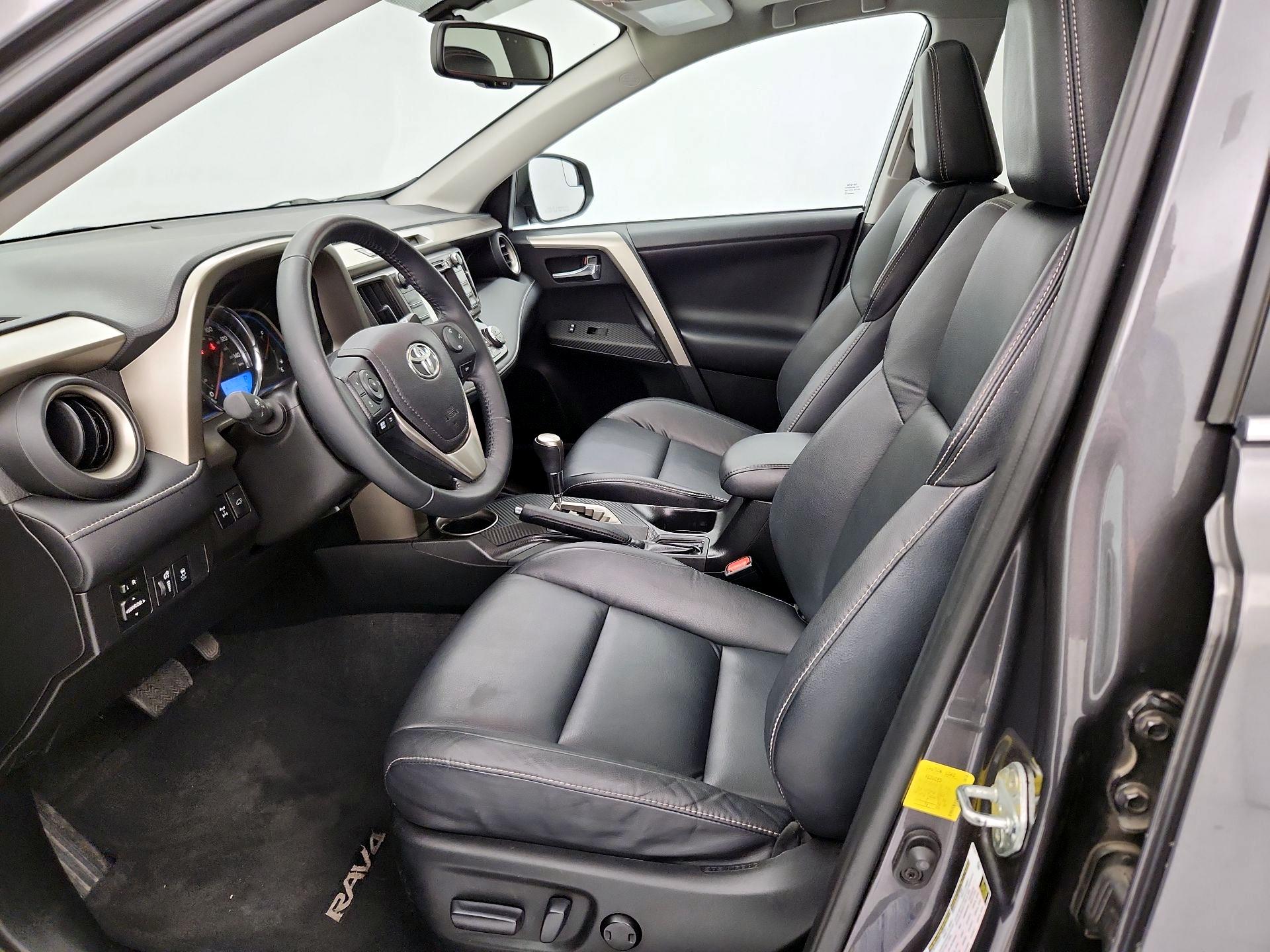 Thumbnail: 2015 Toyota RAV4 - 11
