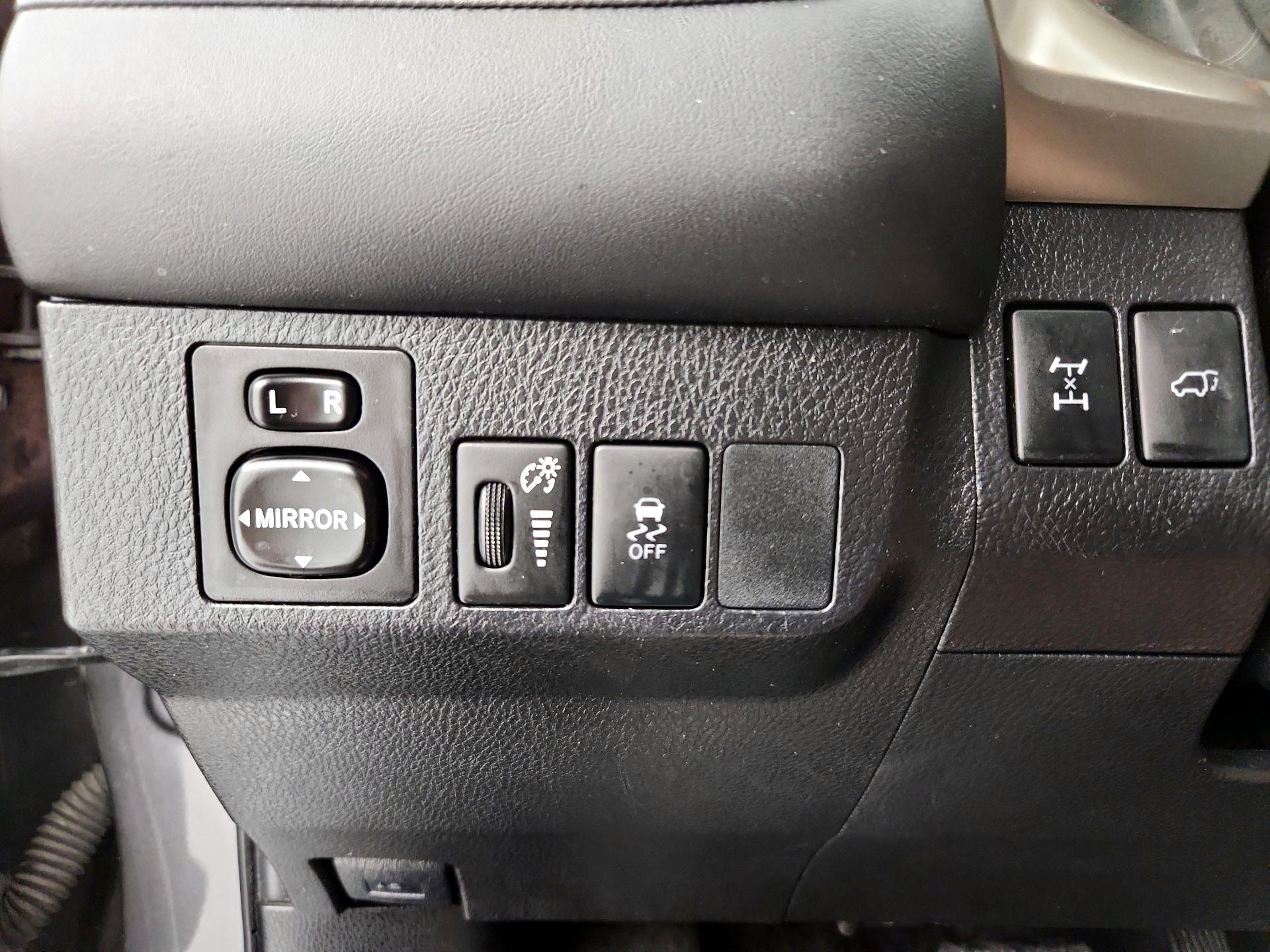 Thumbnail: 2015 Toyota RAV4 - 13
