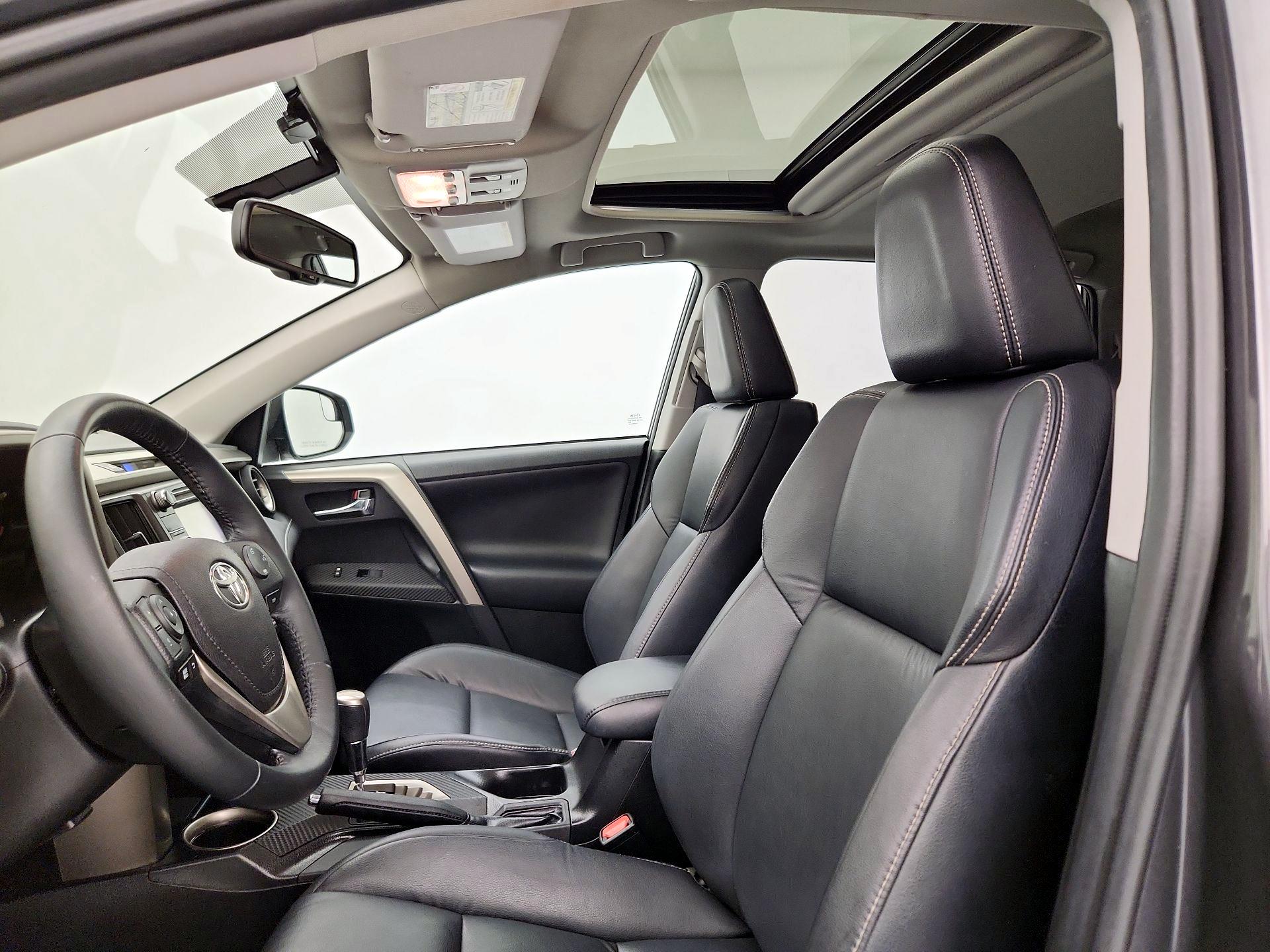 Thumbnail: 2015 Toyota RAV4 - 20