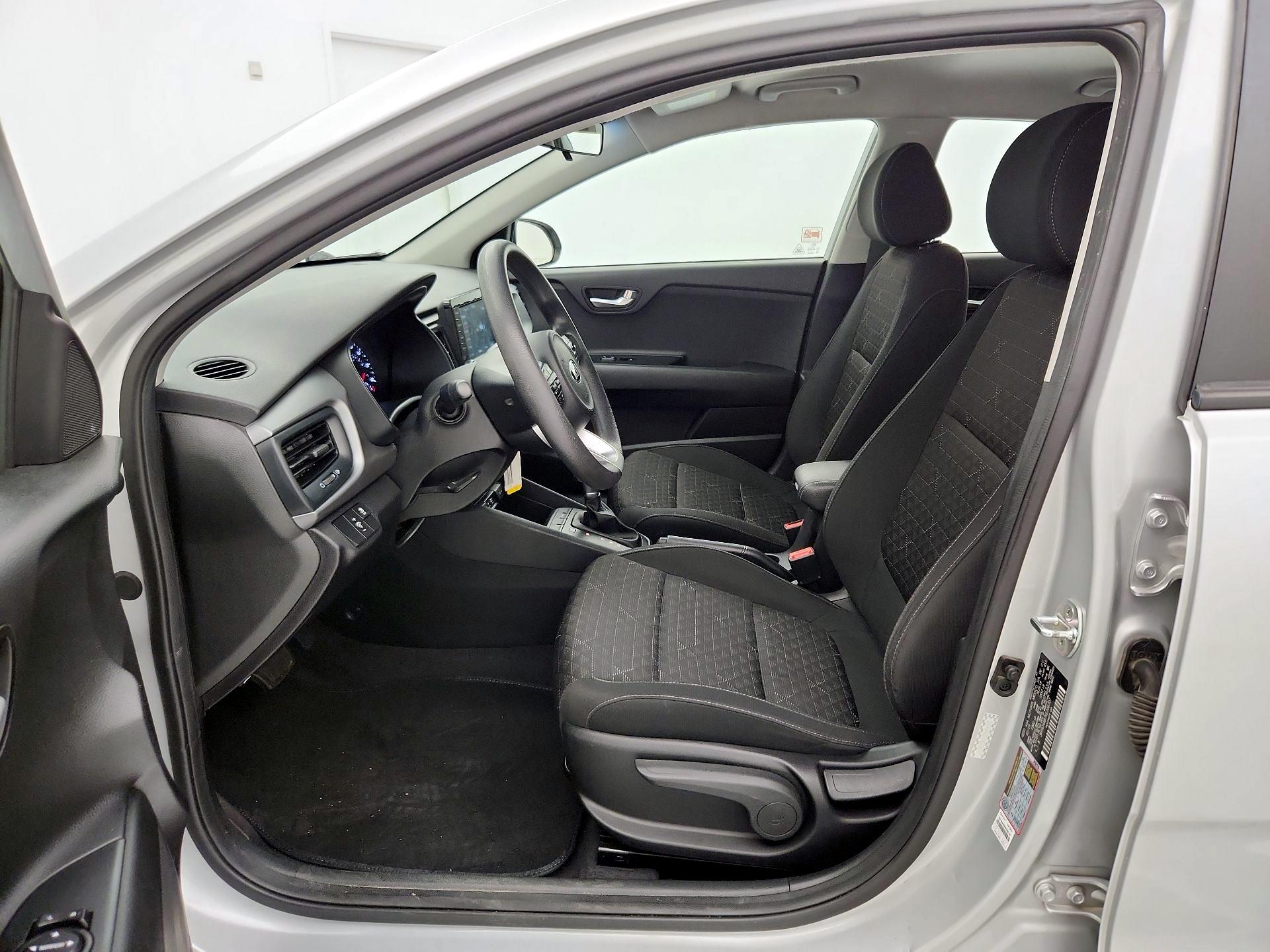 Thumbnail: 2019 Kia Rio - 11