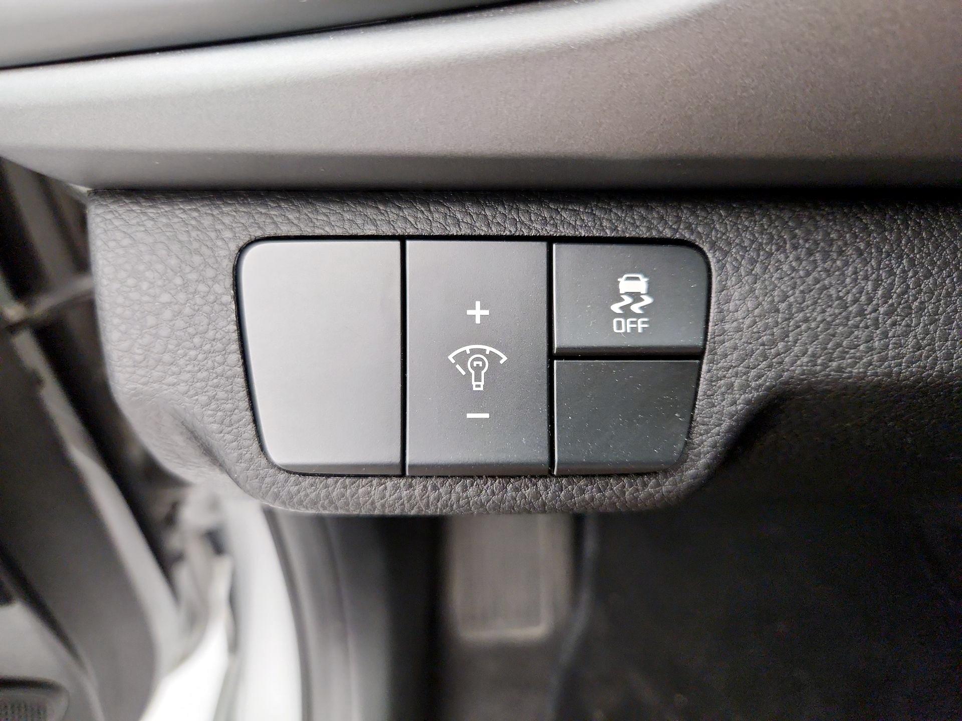 Thumbnail: 2019 Kia Rio - 13