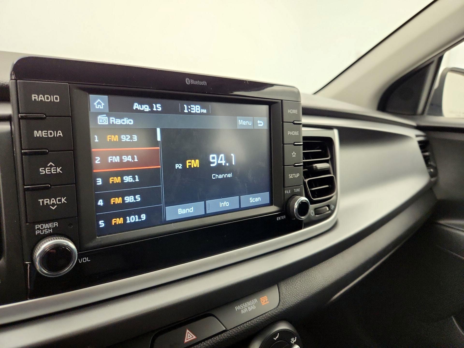 Thumbnail: 2019 Kia Rio - 15