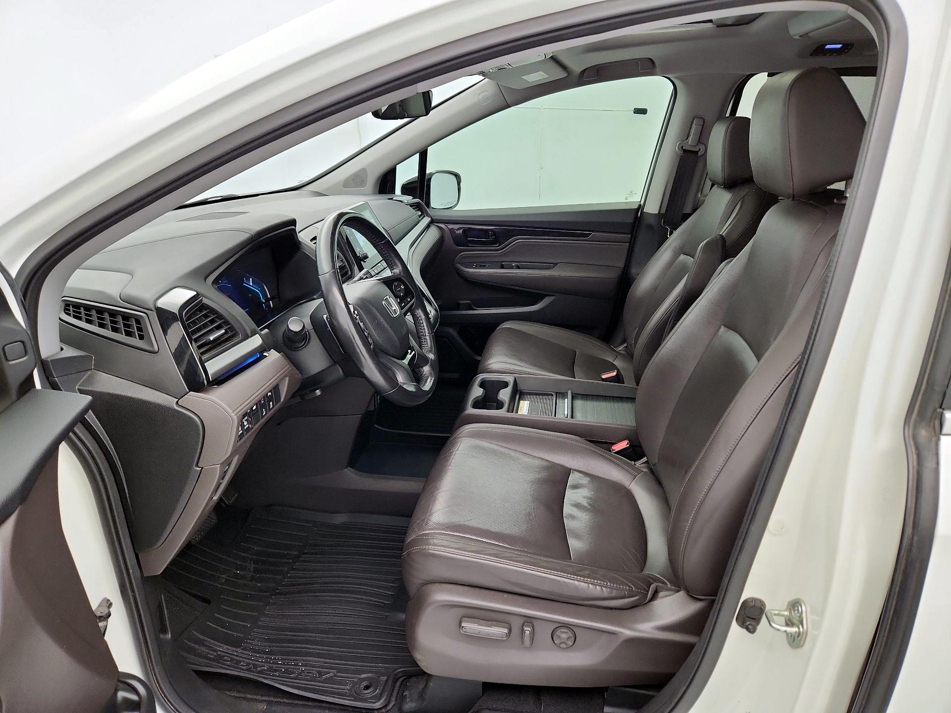 Thumbnail: 2018 Honda Odyssey - 11