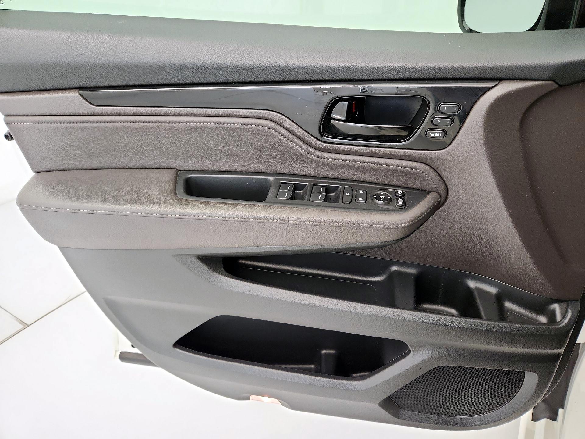 Thumbnail: 2018 Honda Odyssey - 12