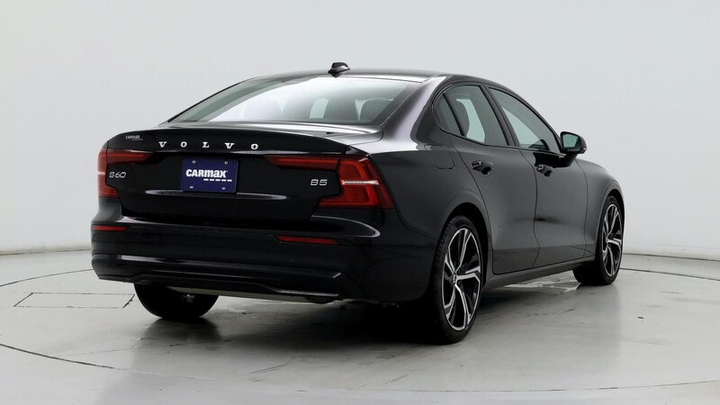 2024 Volvo S60 B5 Core 8