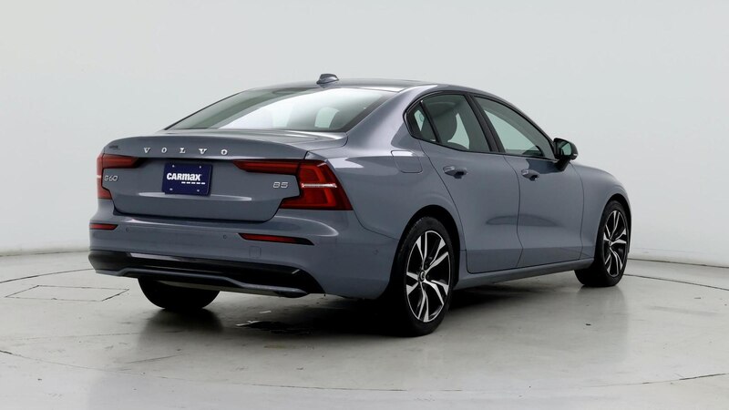 2024 Volvo S60 B5 Plus 8