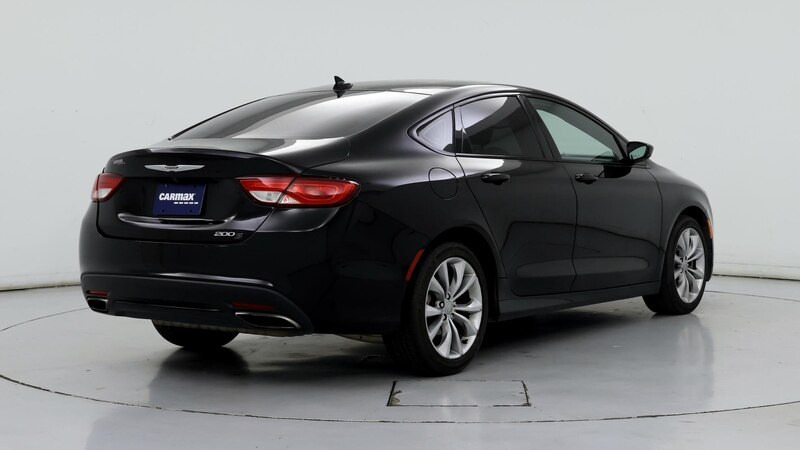 2015 Chrysler 200 S 8