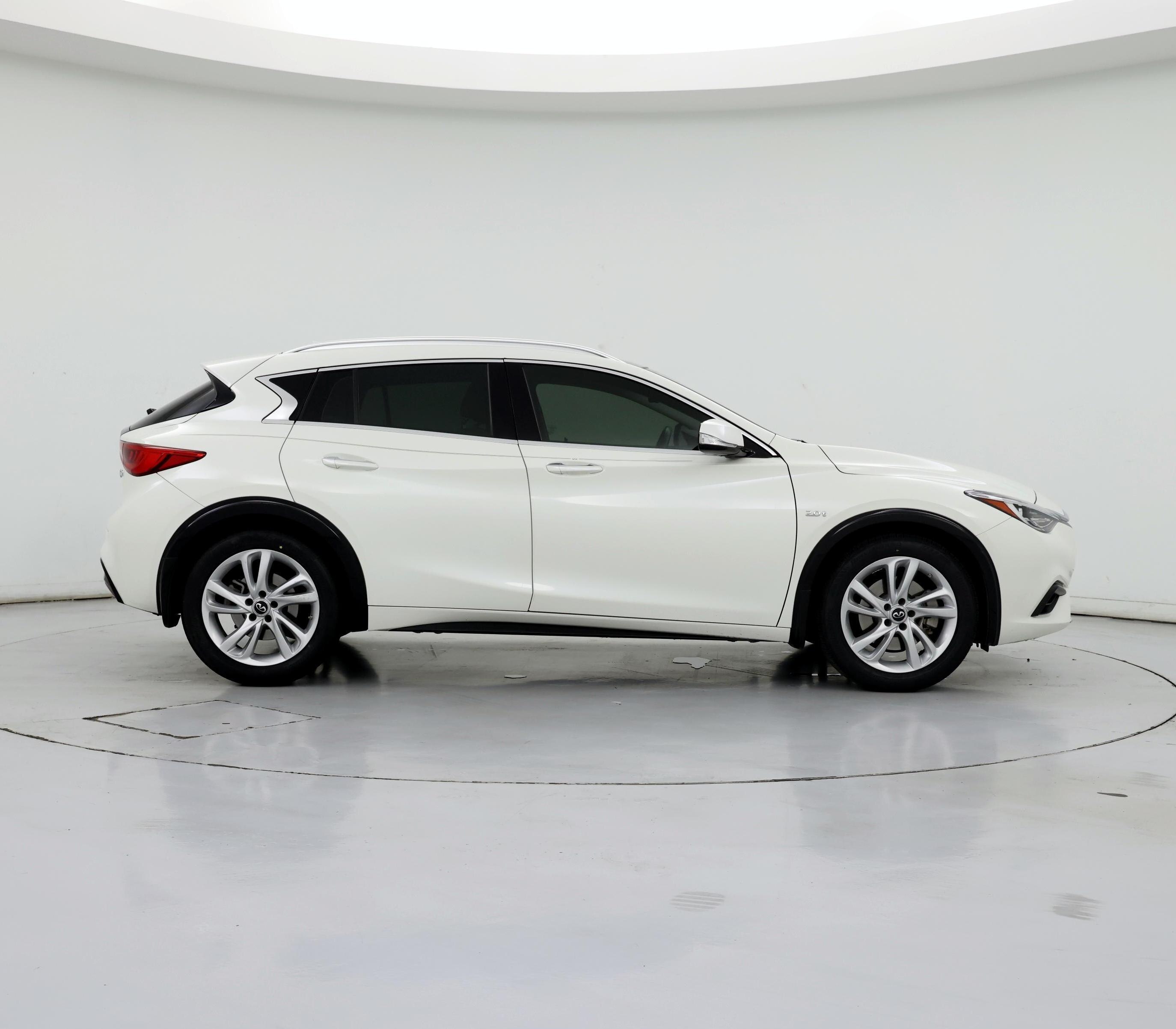 Thumbnail: 2018 INFINITI QX30 - 7