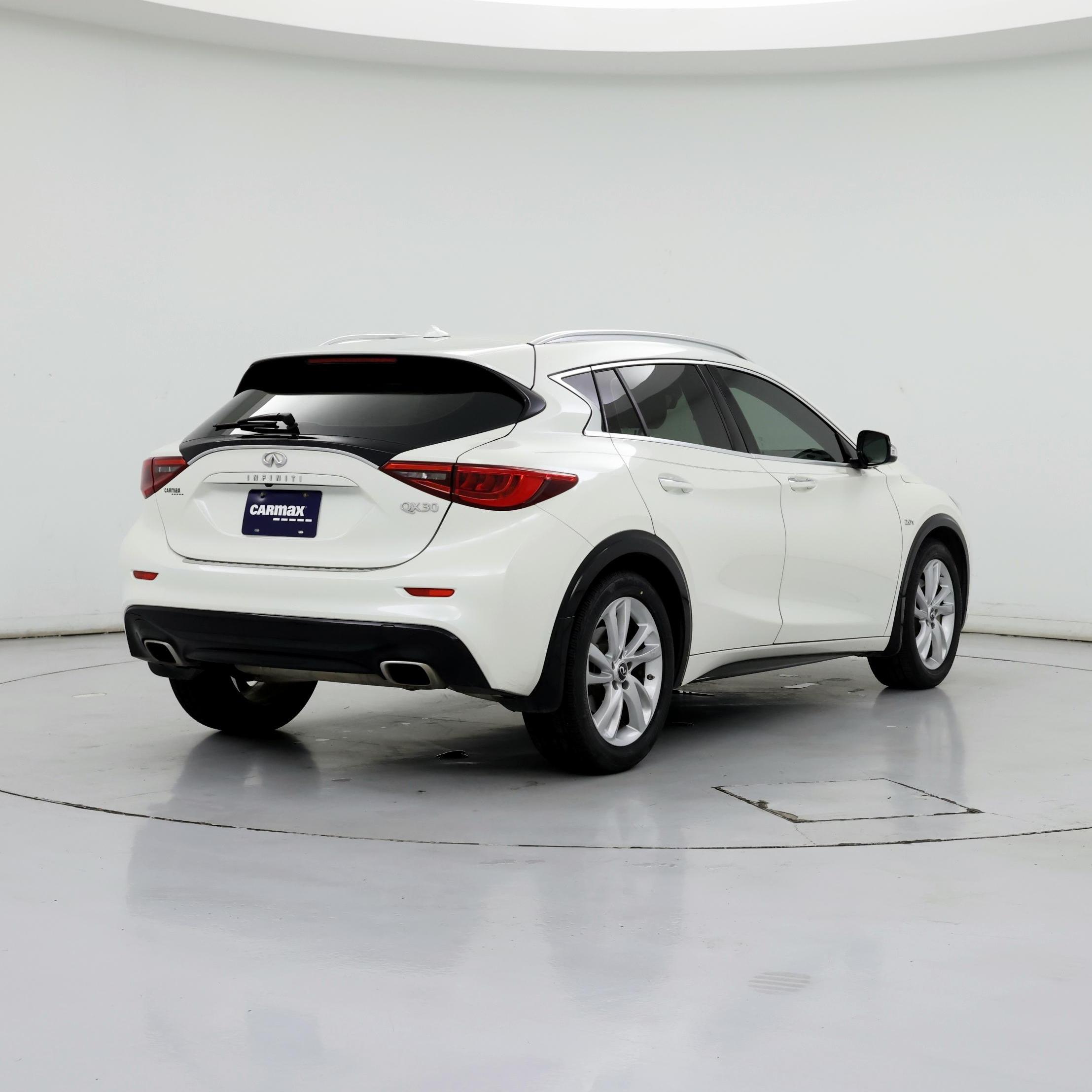 Thumbnail: 2018 INFINITI QX30 - 8