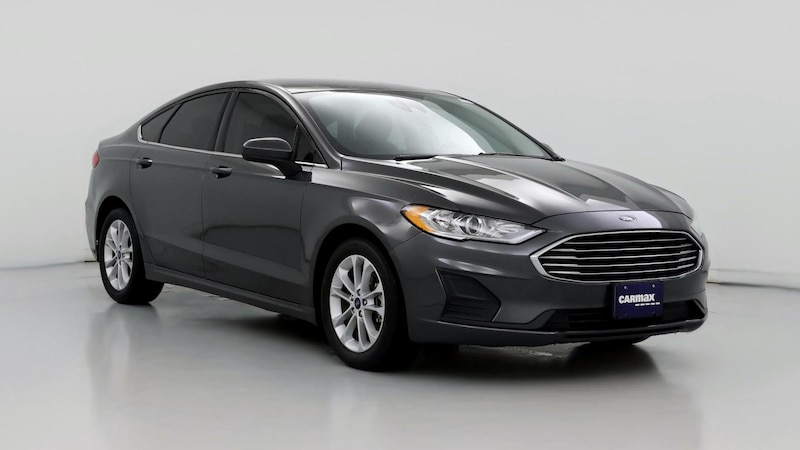 2020 Ford Fusion SE Hero Image