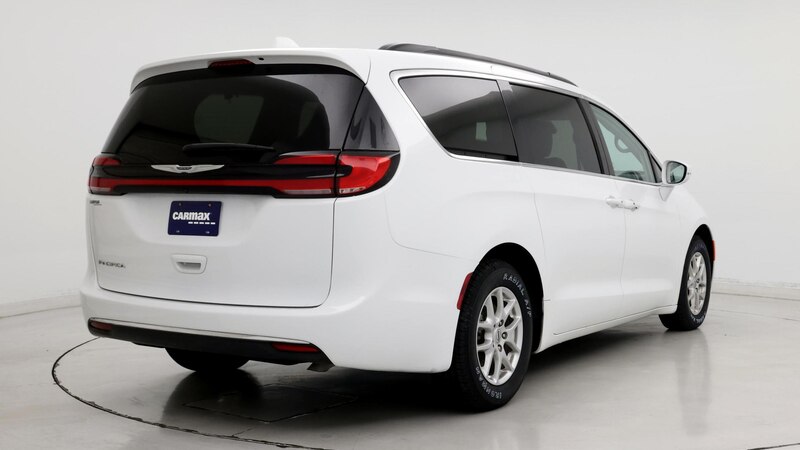 2022 Chrysler Pacifica Touring L 8