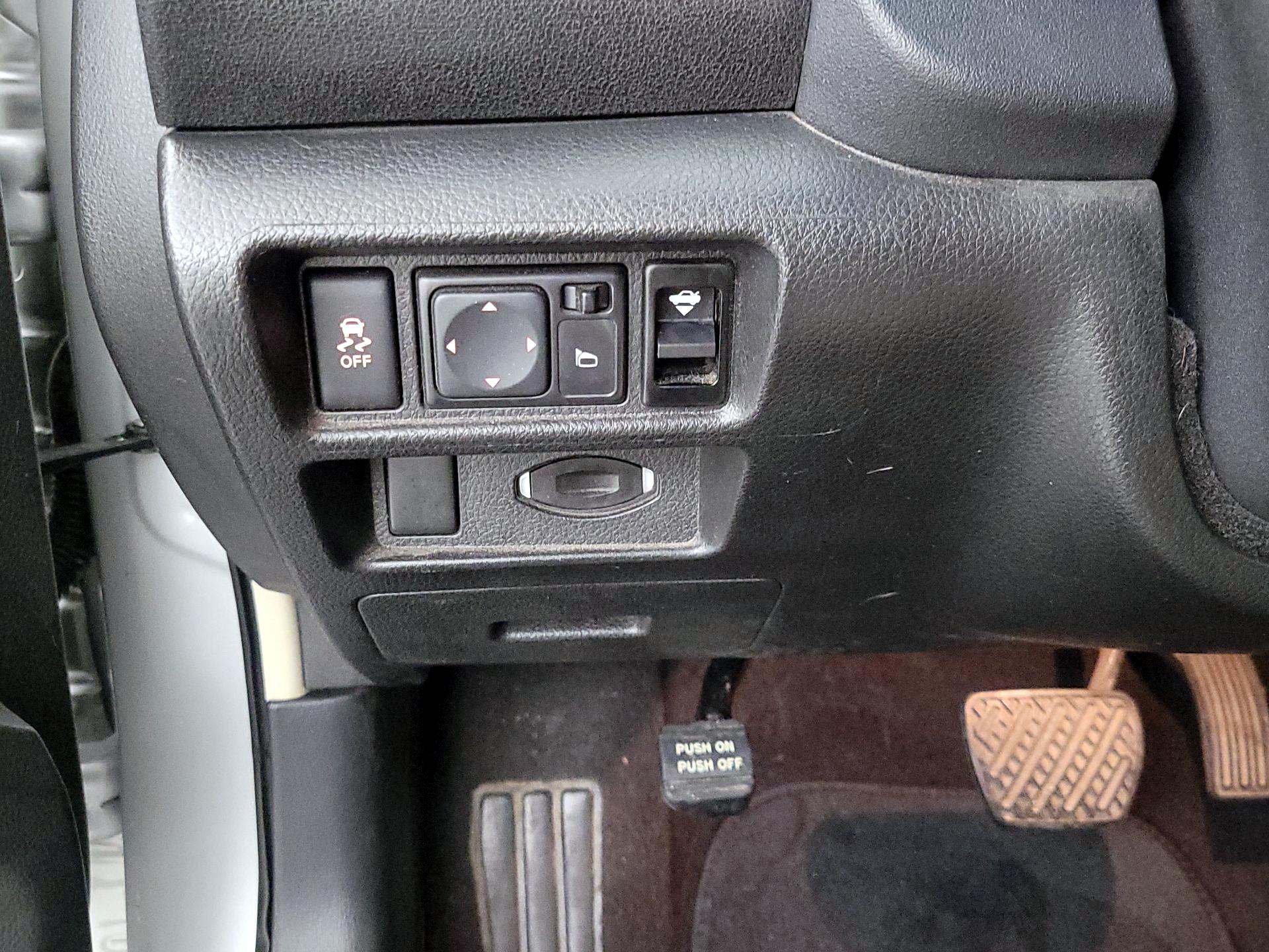 Thumbnail: 2014 Nissan Maxima - 13