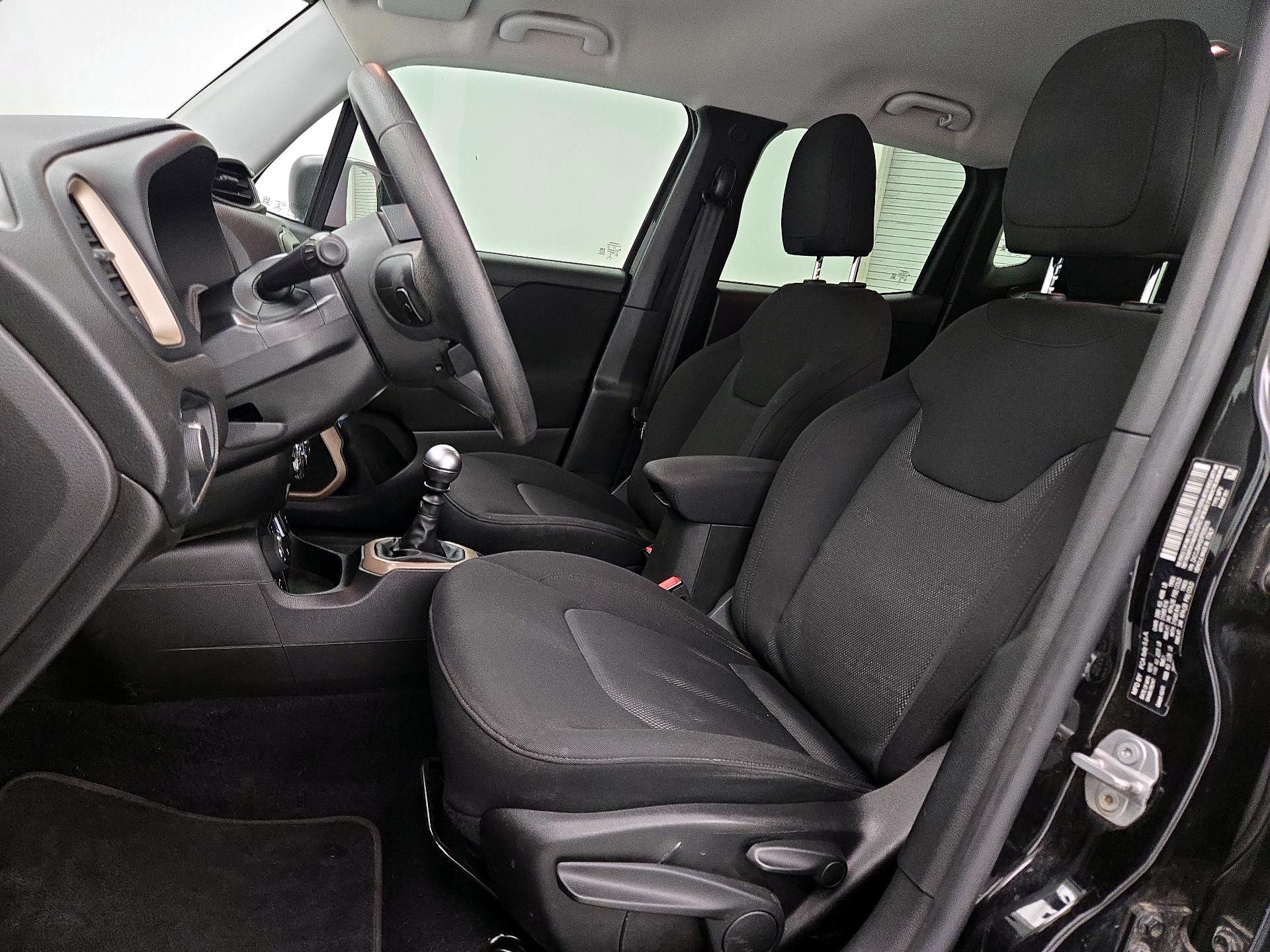 Thumbnail: 2017 Jeep Renegade - 11