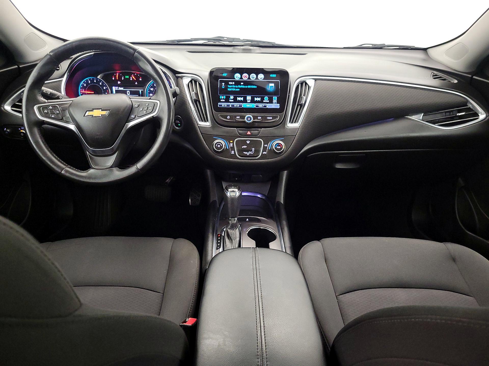 Thumbnail: 2018 Chevrolet Malibu - 9