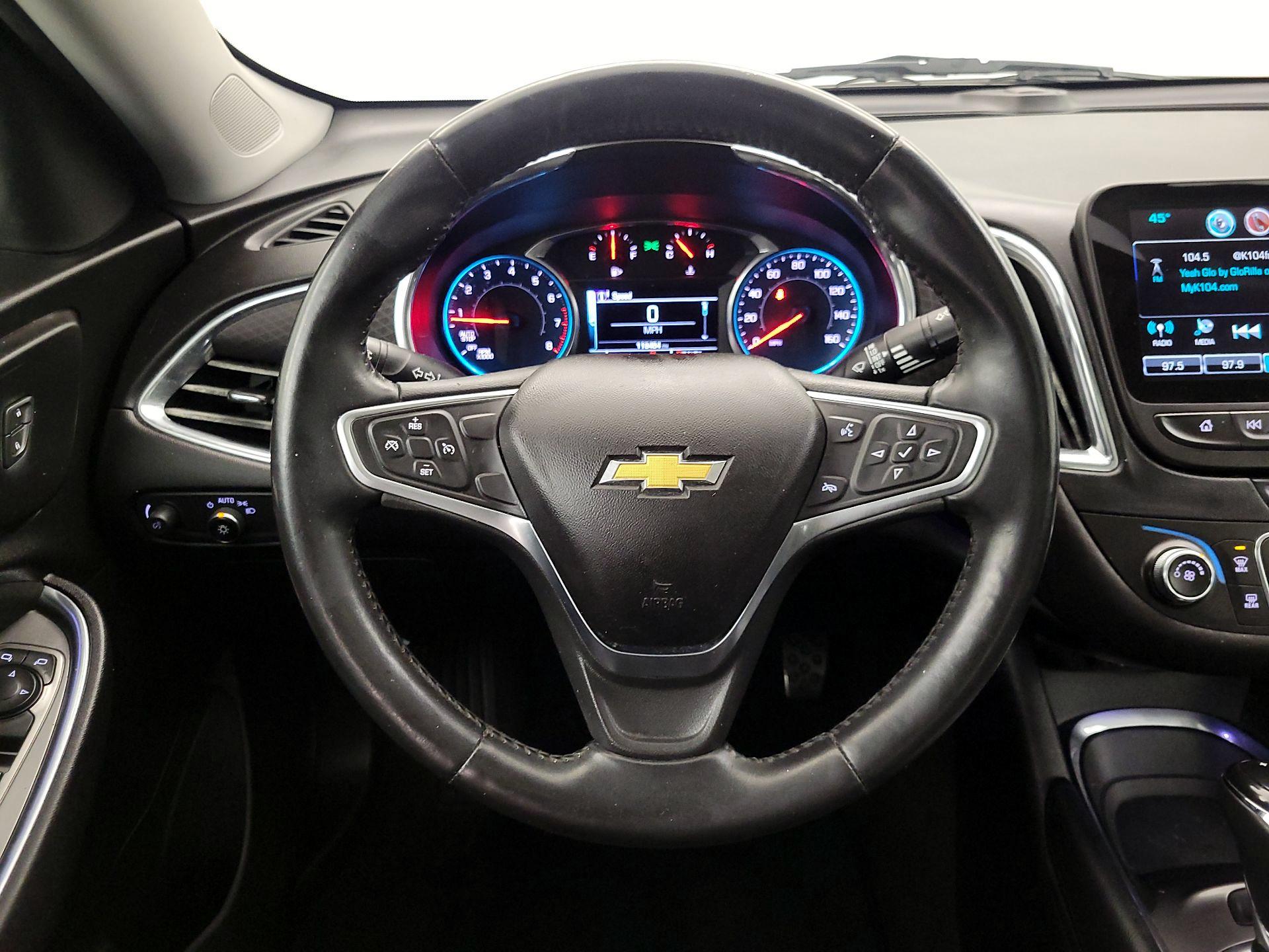 Thumbnail: 2018 Chevrolet Malibu - 10