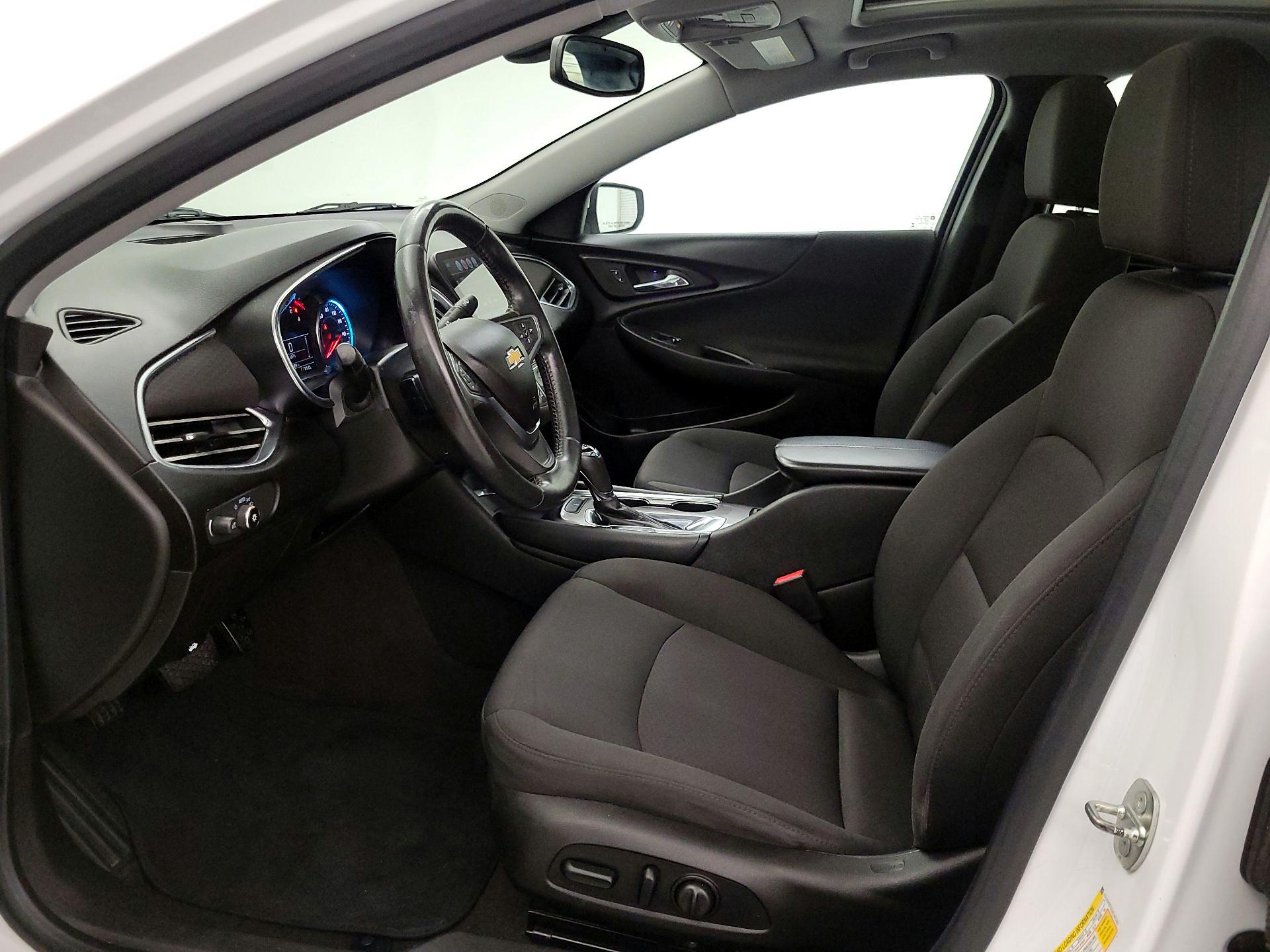 Thumbnail: 2018 Chevrolet Malibu - 11