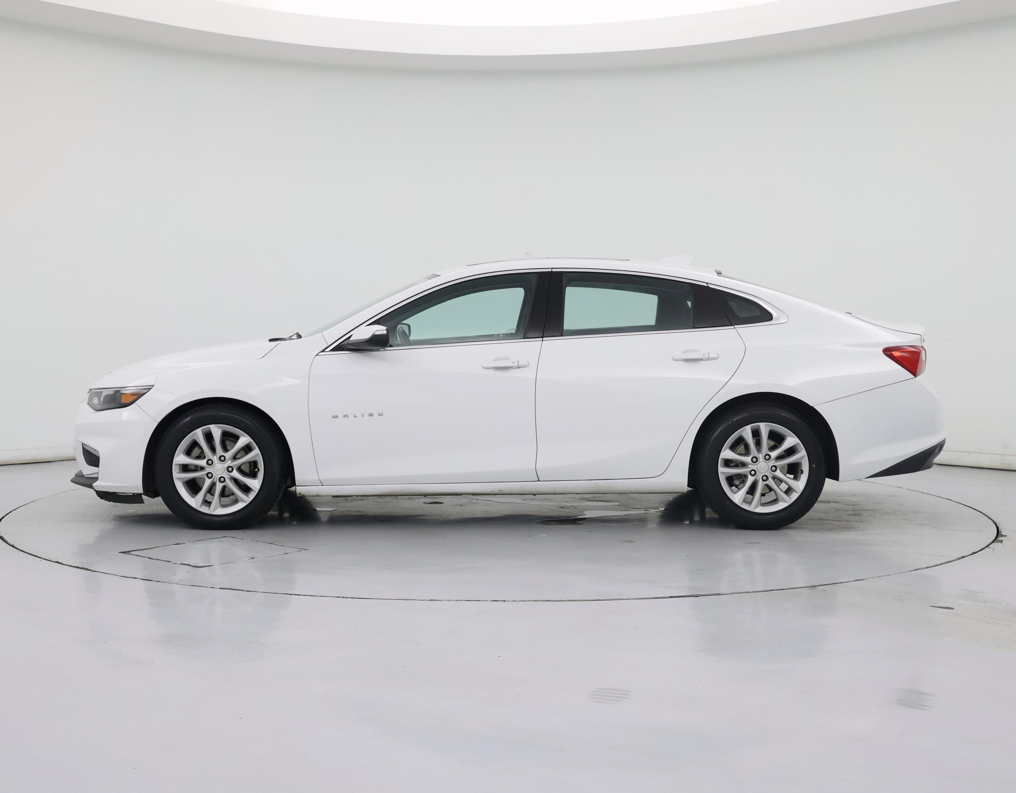 Thumbnail: 2018 Chevrolet Malibu - 3